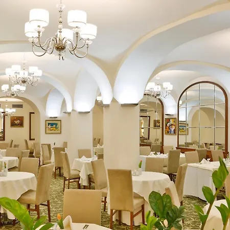 Kolonada Hotel 4*
