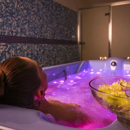 Kolonada Hotell 4*