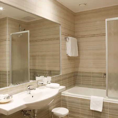 Kolonada Hotell 4*